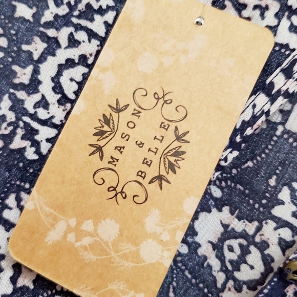 Mason & Belle Geo Print Keyhole Back Romper - Picture 4 of 10